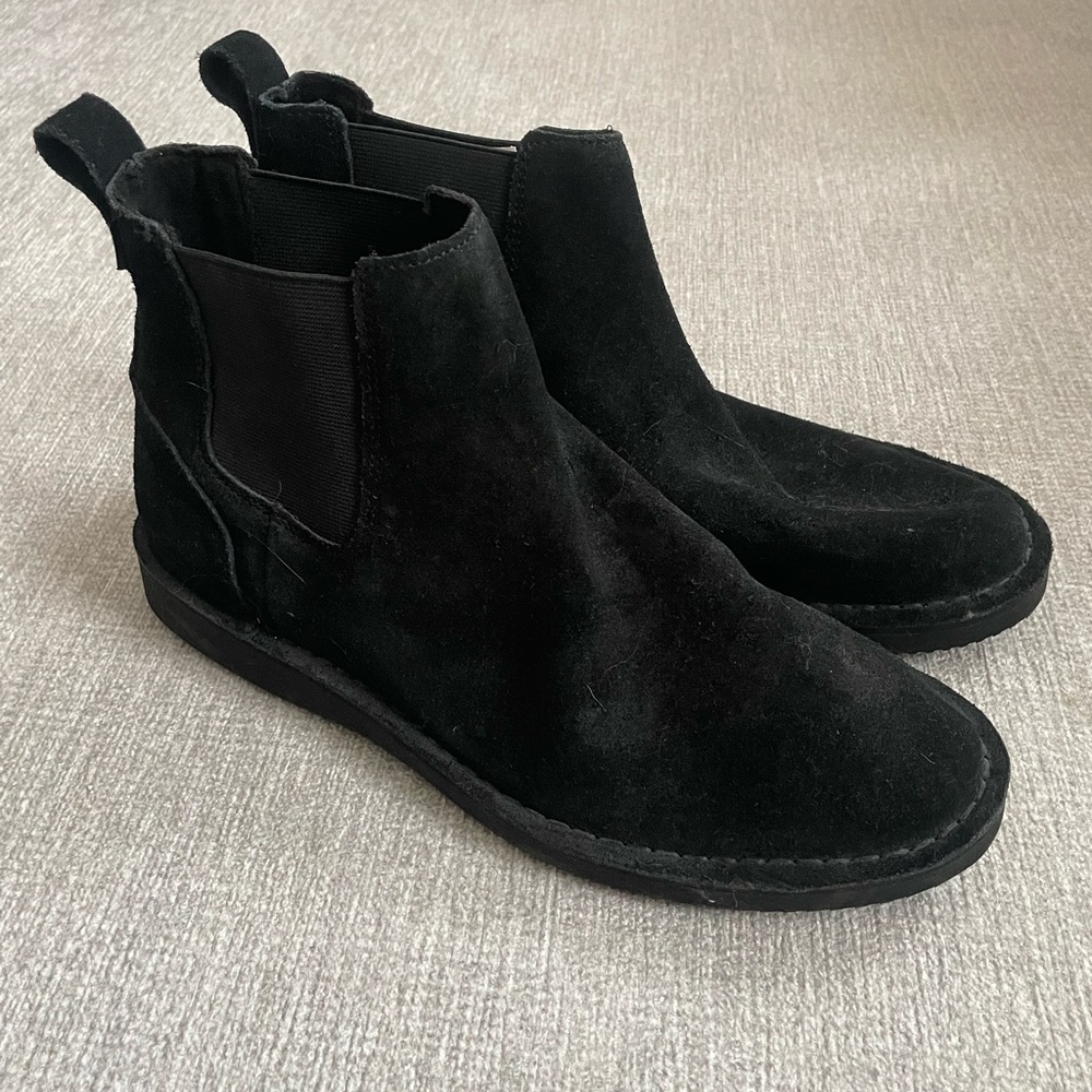 Toms black boots